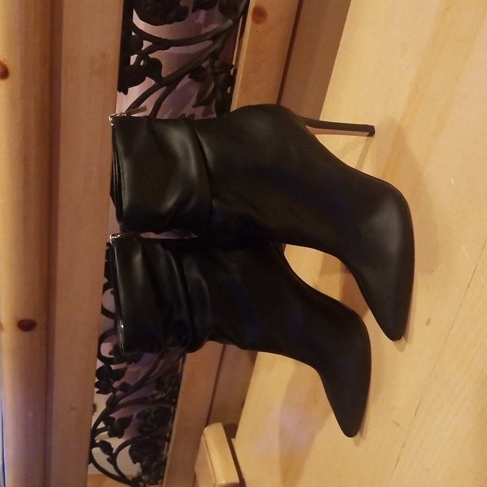 NWB Jessica Simpson Lesley Bootie Heels size 6.5